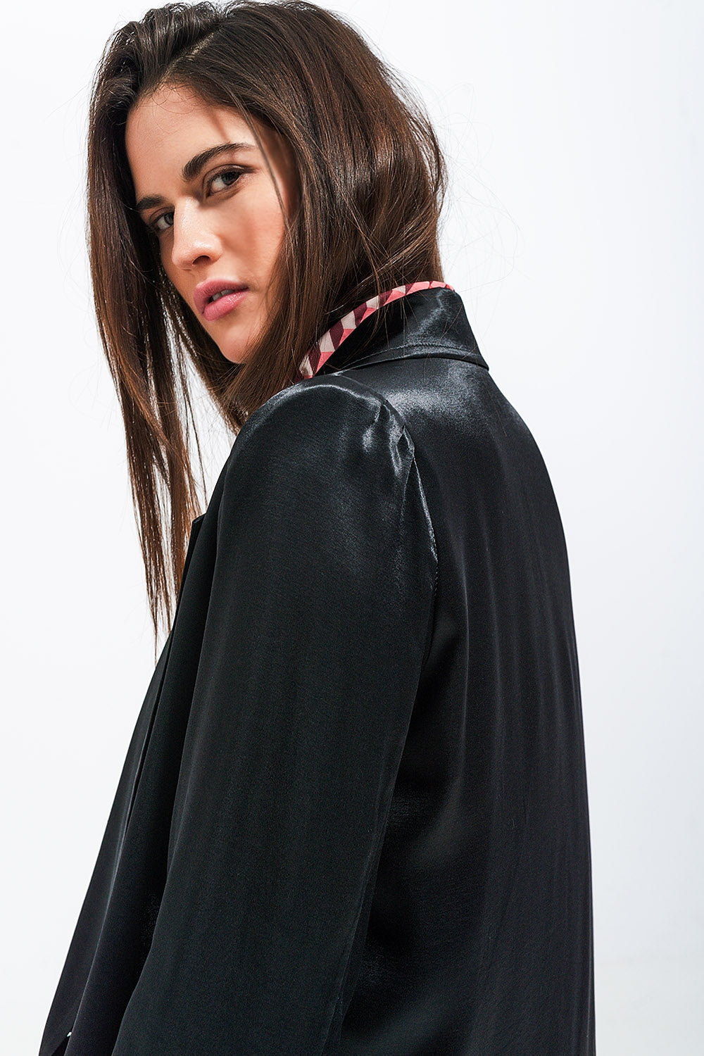 Americana en negro de raso Q2