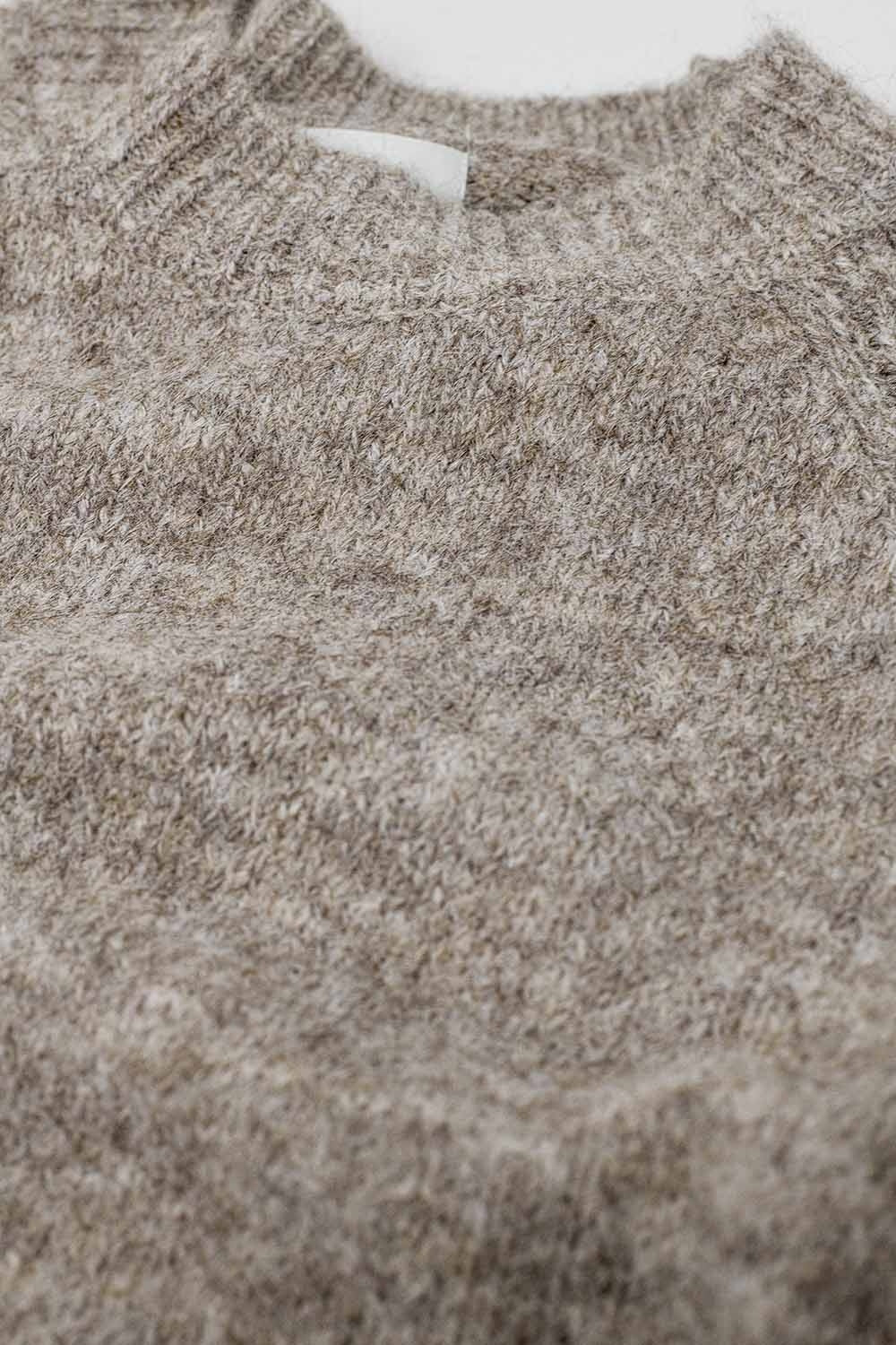 Basic Knited Crew Neck Sweater en color beige Q2