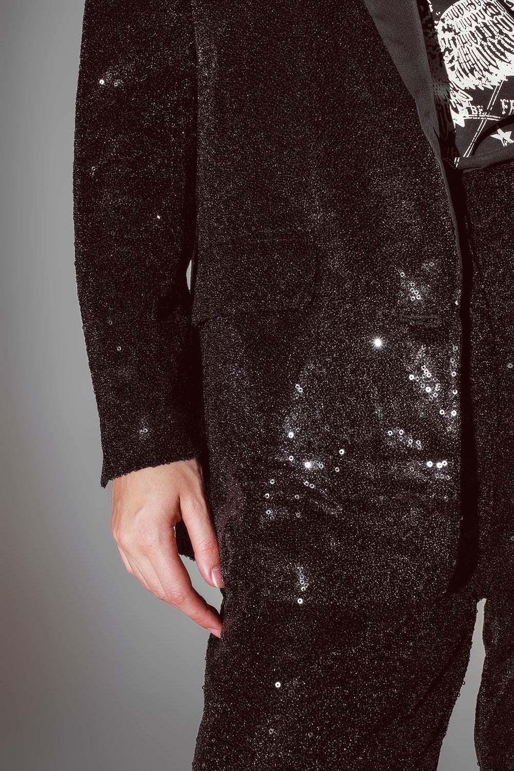 Blazer de lentejuelas negras con solapas de satén Q2