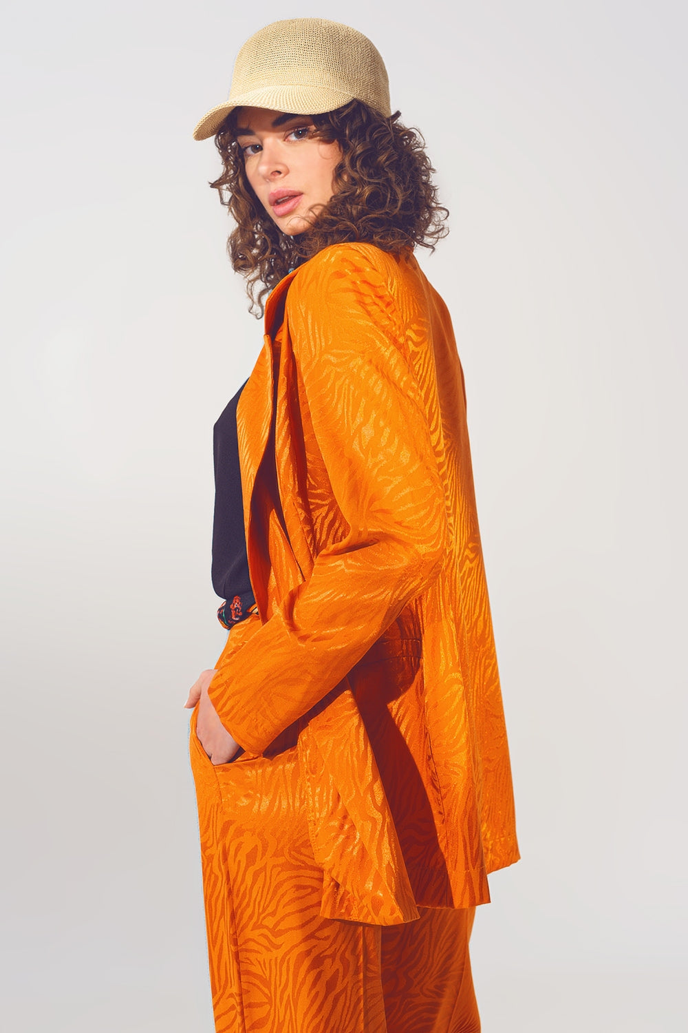 Blazer oversize con estampado de cebra en naranja Q2