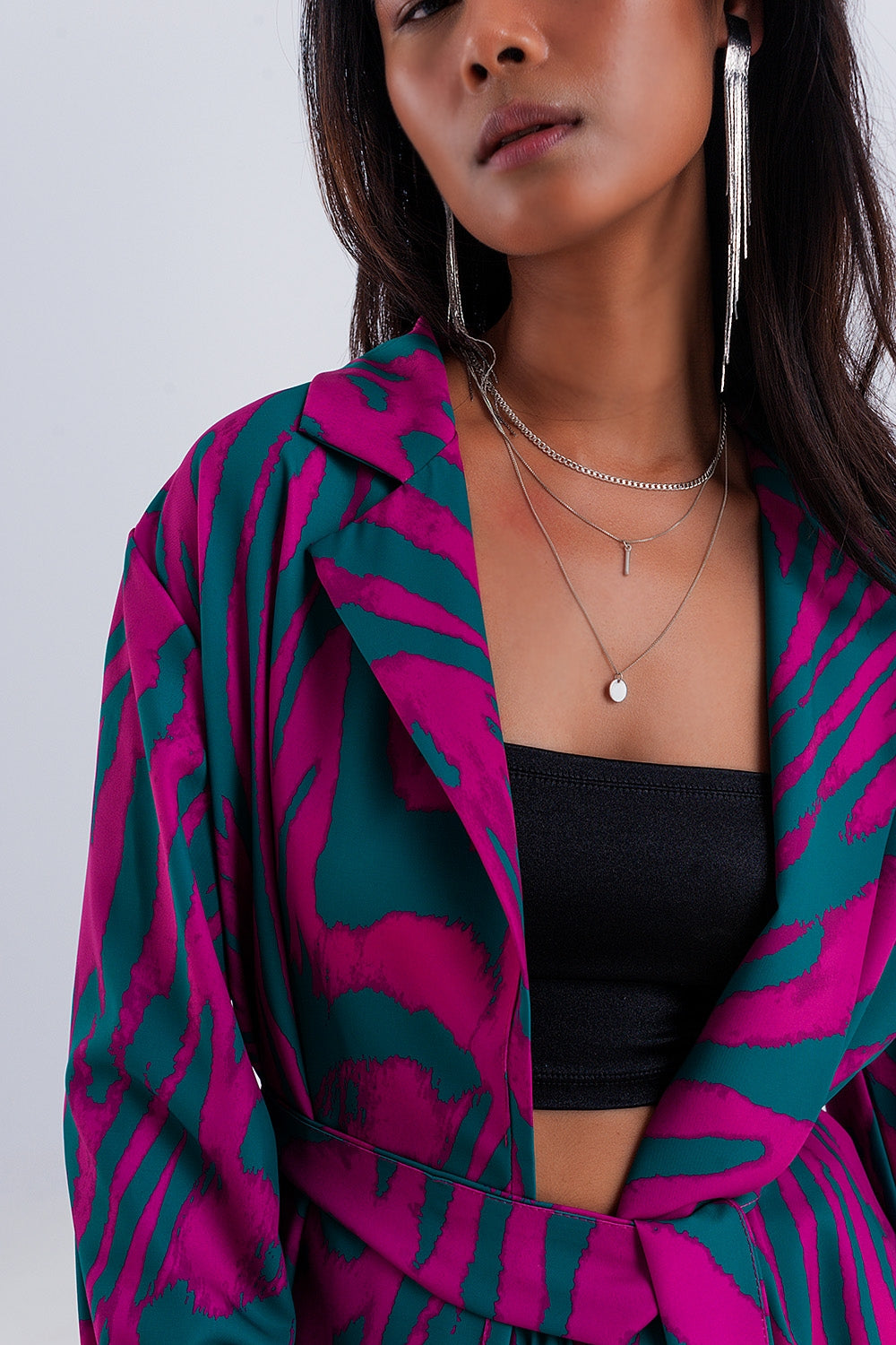 Blazer verde con cinturón con estampado animal Q2