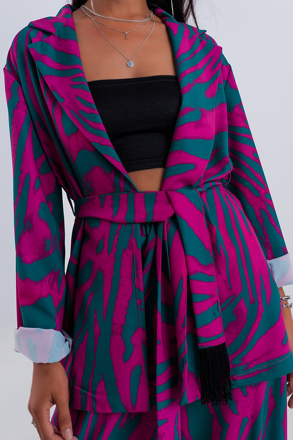 Blazer verde con cinturón con estampado animal Q2