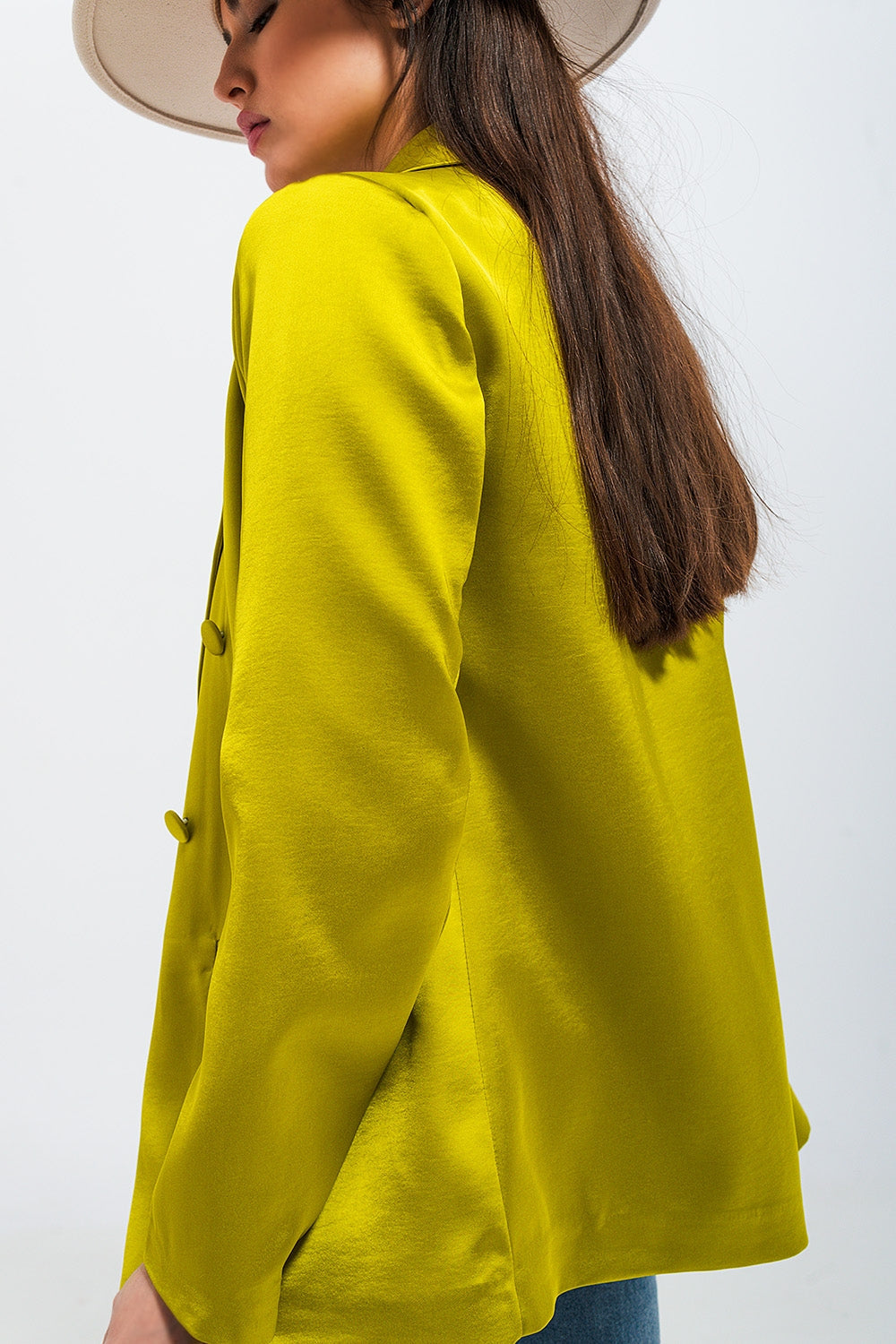 Blazer verde lima con doble botonadura de satén Q2