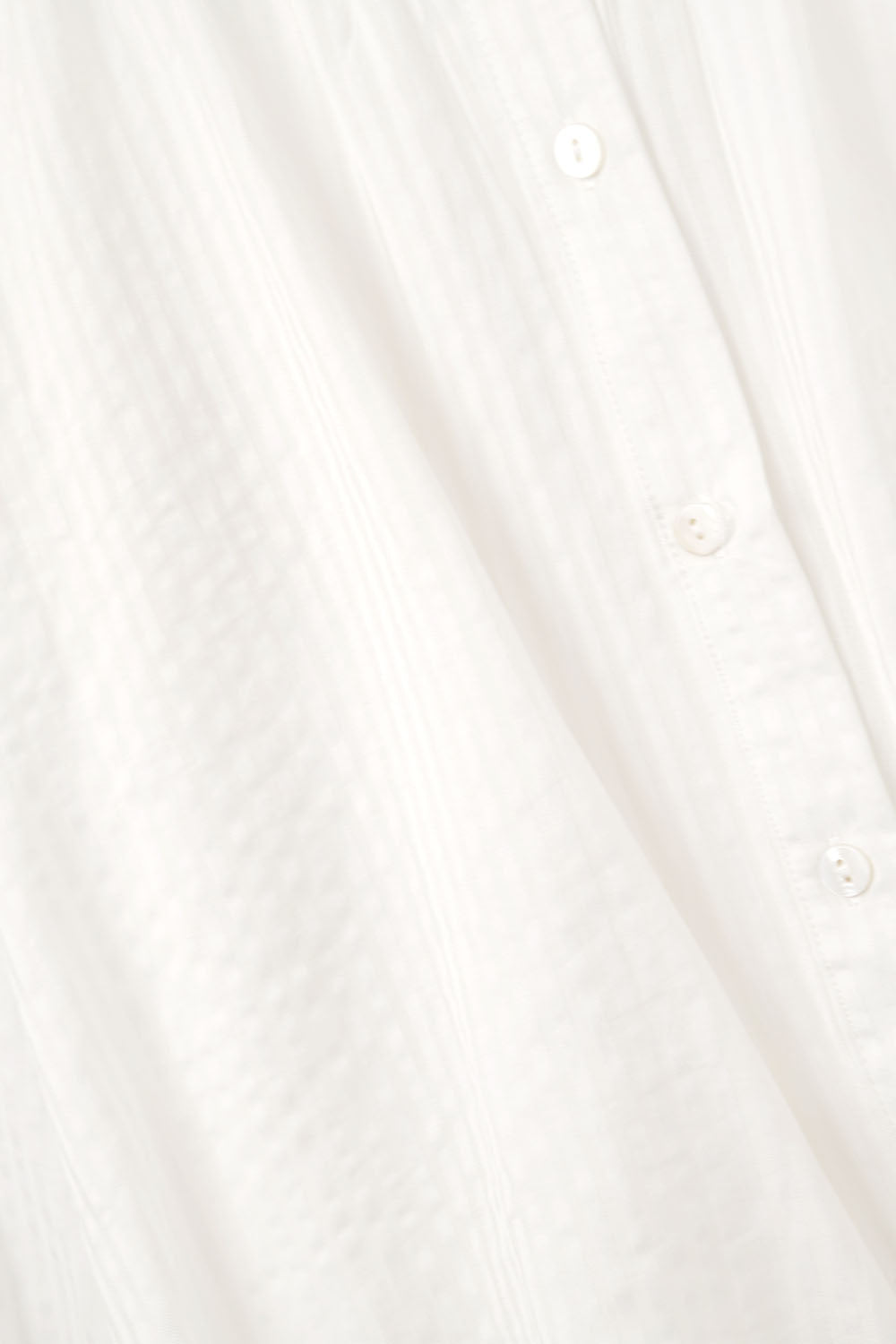 Blusa a rayas con mangas abullonadas en blanco Q2