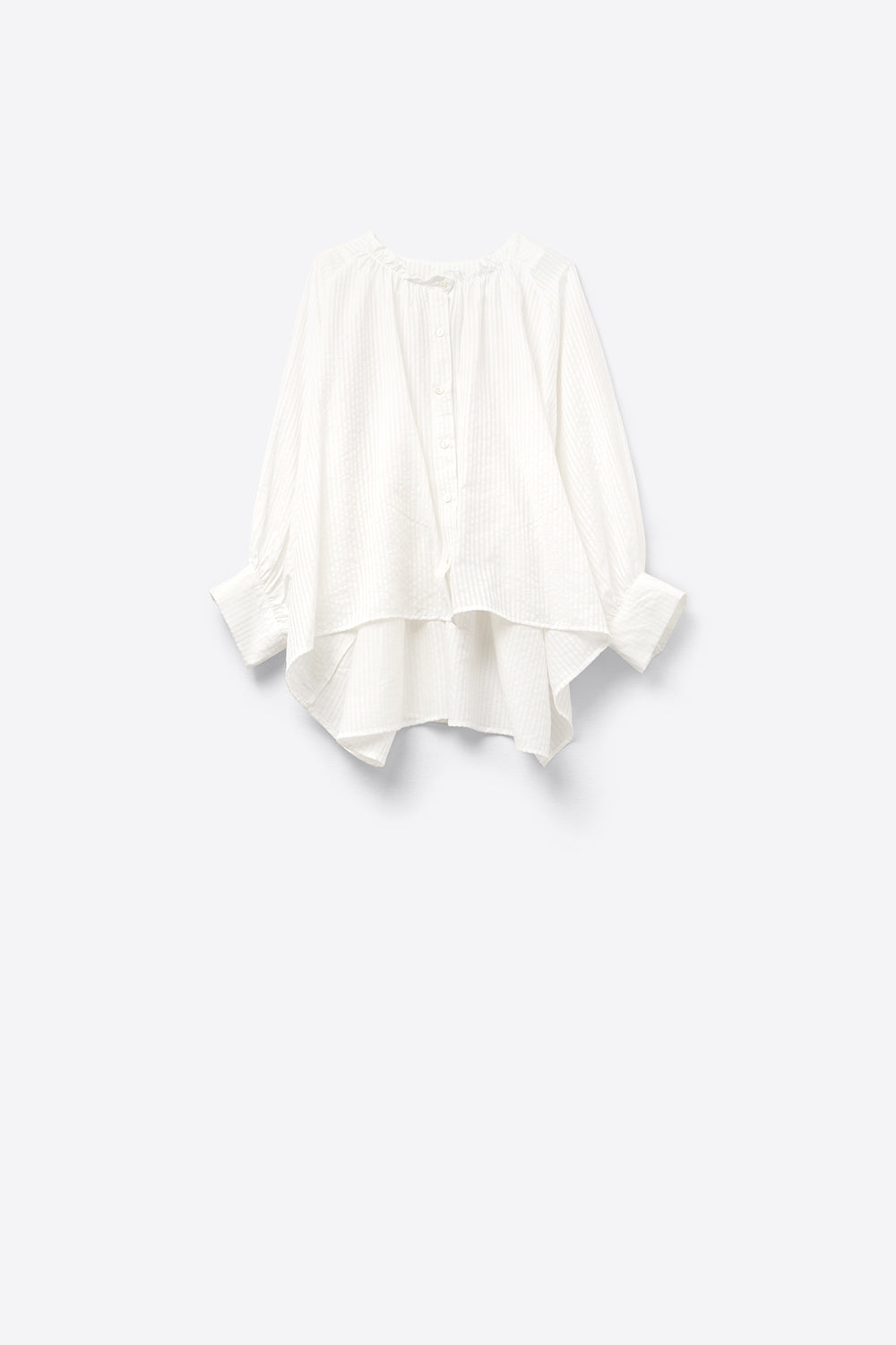 Q2 Blusa a rayas con mangas abullonadas en blanco