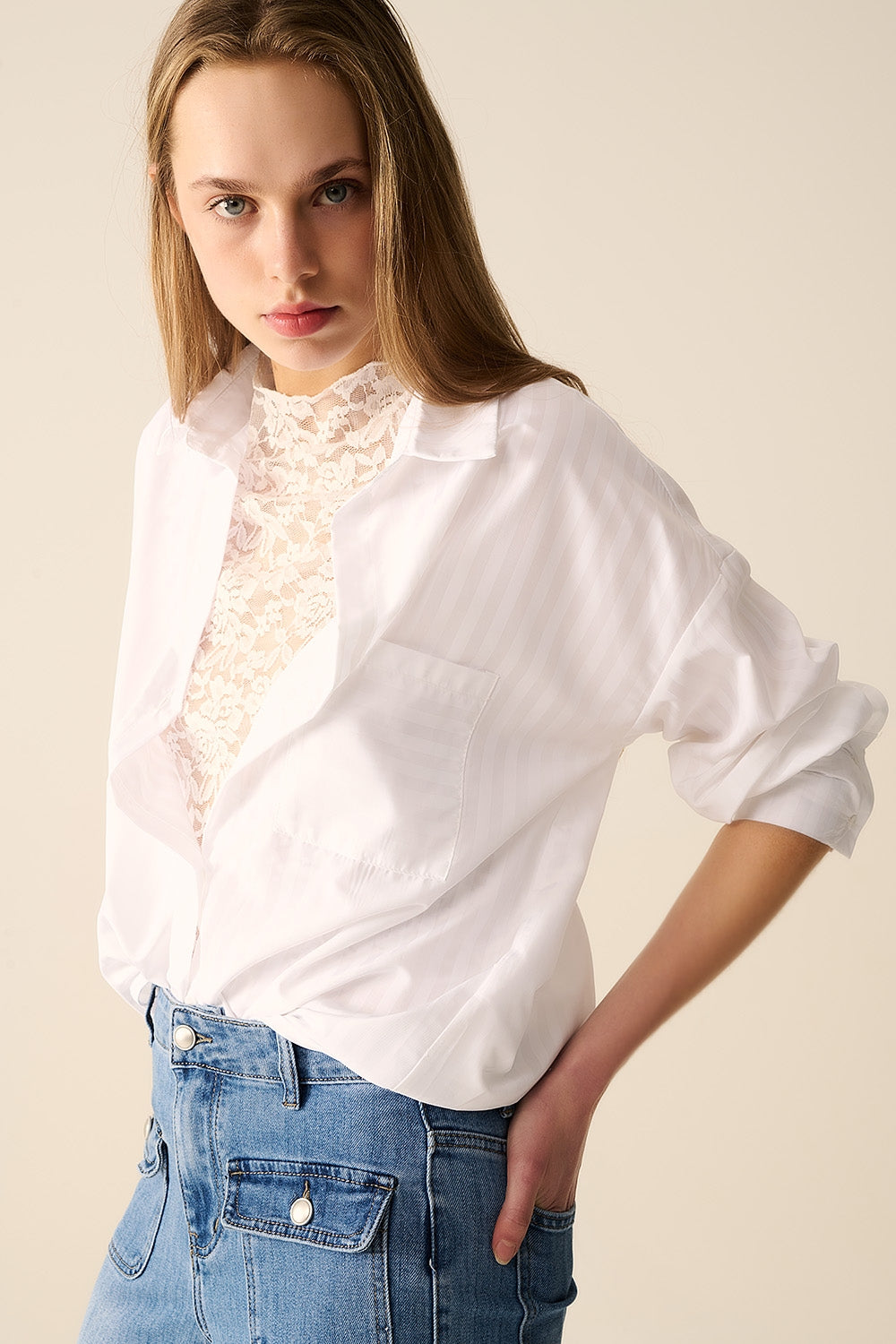 Blusa blanca a rayas relajada Q2