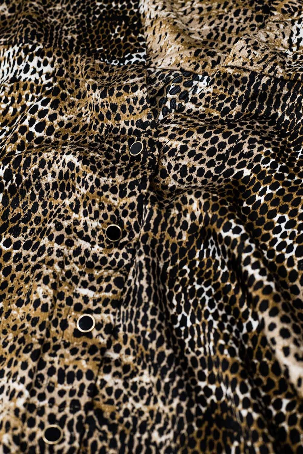 Blusa de gasa con estampado de leopardo marrón Q2