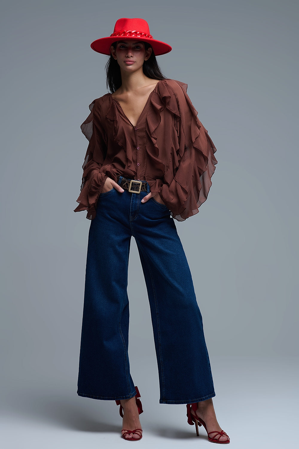 Blusa de gasa marrón con cuello en V y volante integral Q2