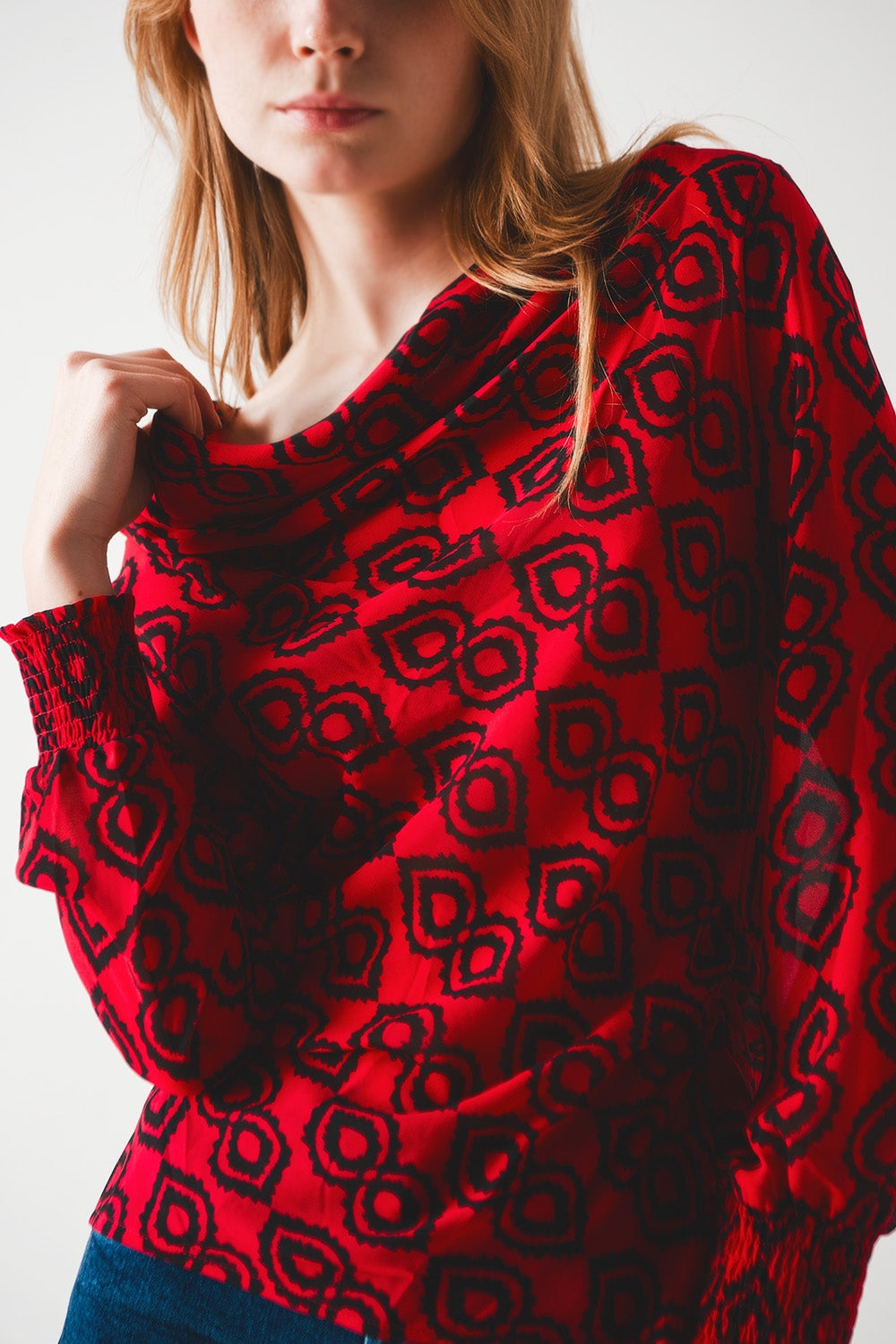 Blusa fucsia con mangas fruncidas Q2