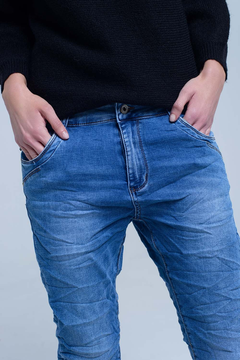 Boyfriend jean con detalle de bolsillo con cremallera Q2