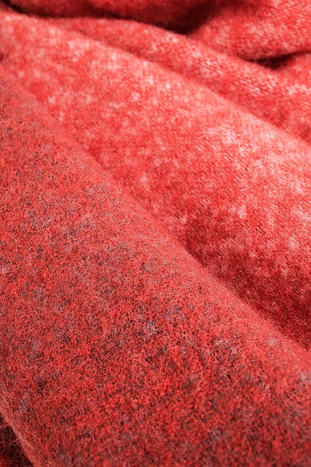 Bufanda de punto grueso en bloque de color rojo con flecos Q2