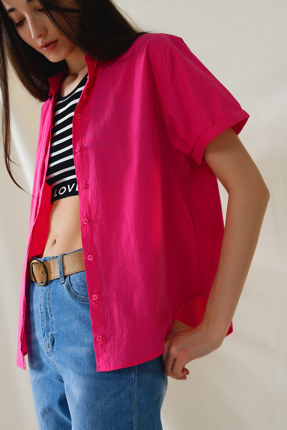 Camisa abotonada de manga corta en fucsia Q2