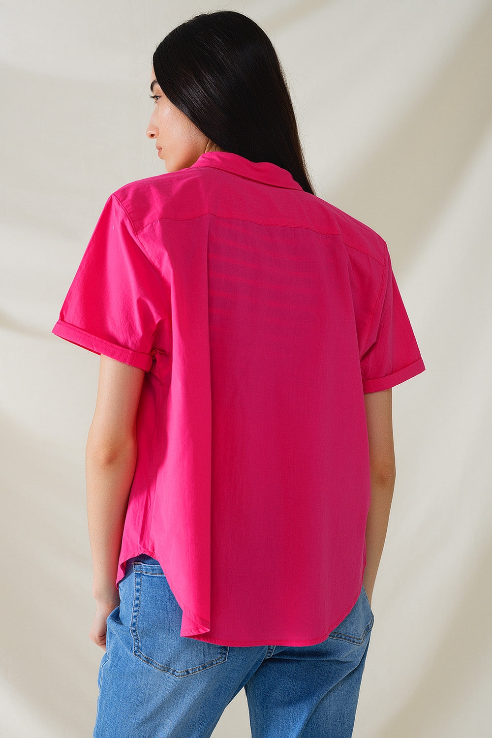 Camisa abotonada de manga corta en fucsia Q2