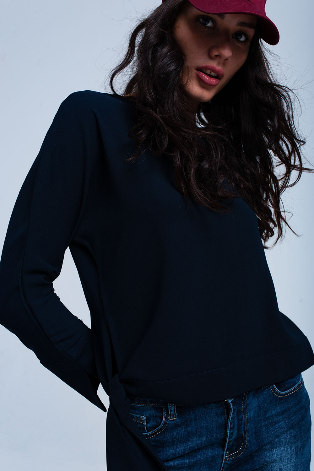 Camisa azul con lazo en el lateral Q2