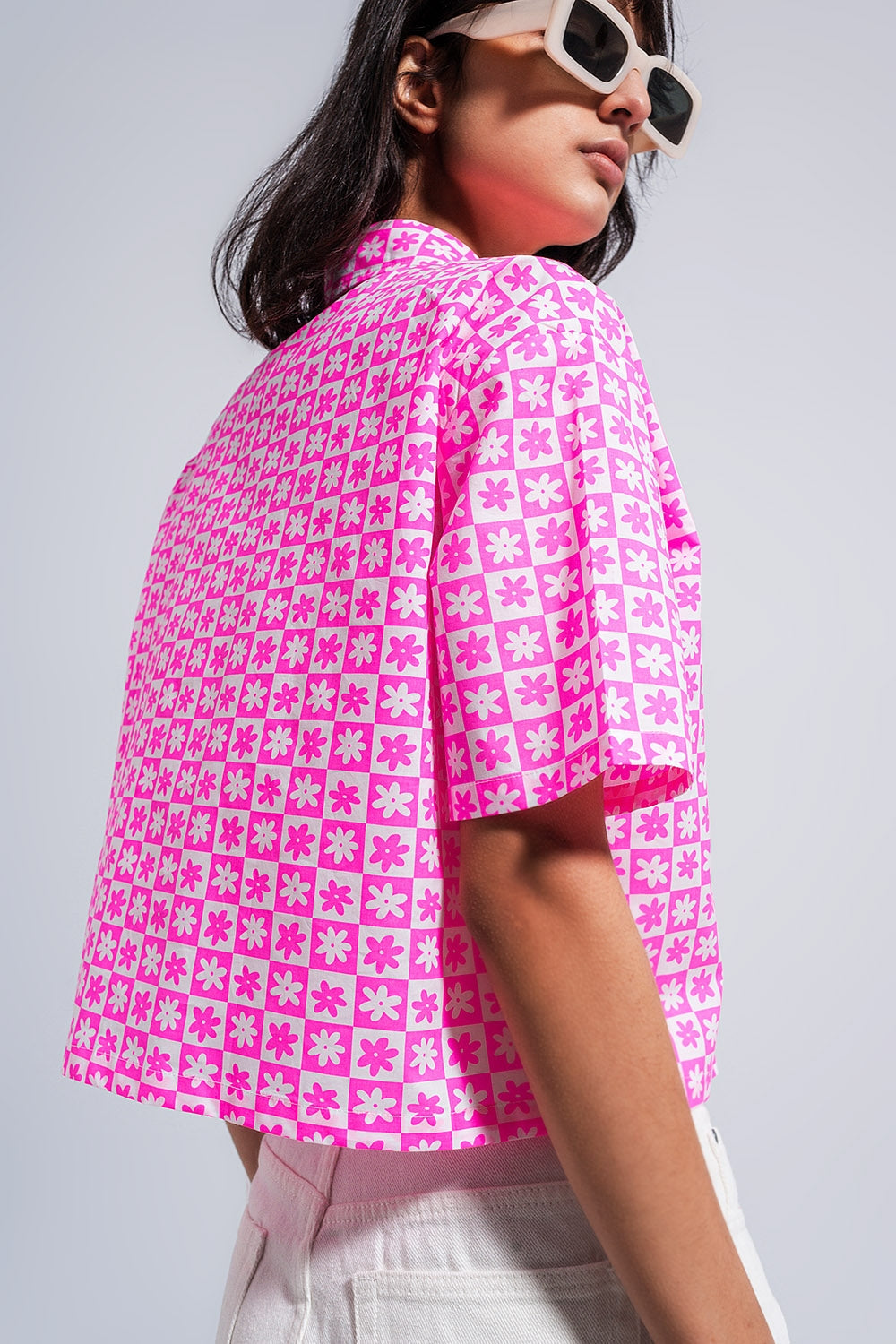Camisa corta rosa con botones estilo años 90 Q2