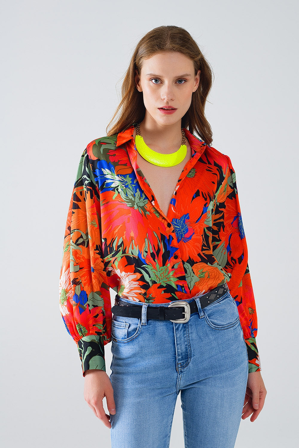Q2 Camisa de gasa Floral con Mangas Globo en Negro