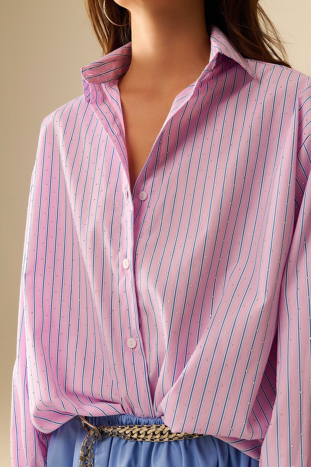 Camisa de popelina rosa a rayas adornada con strass Q2