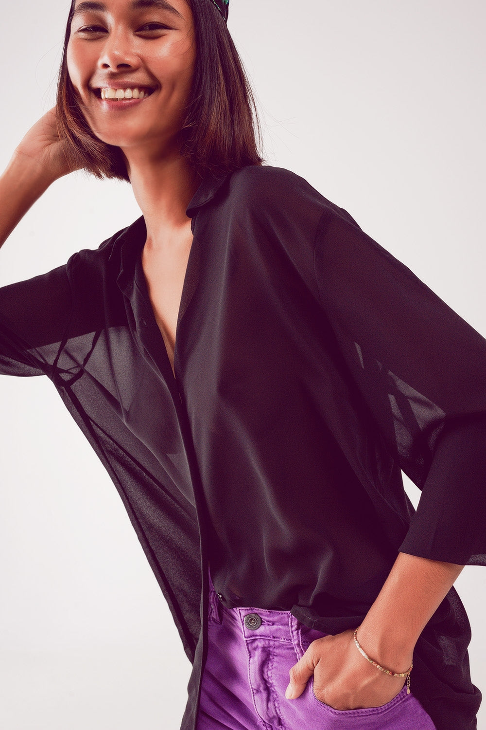 Camisa negra de chifón transparente Q2