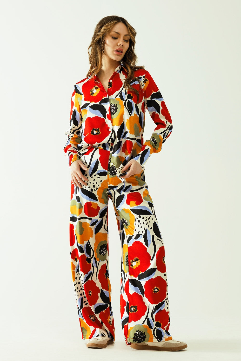 camisa oversize con dibujos de amapolas y cierre de botones Q2