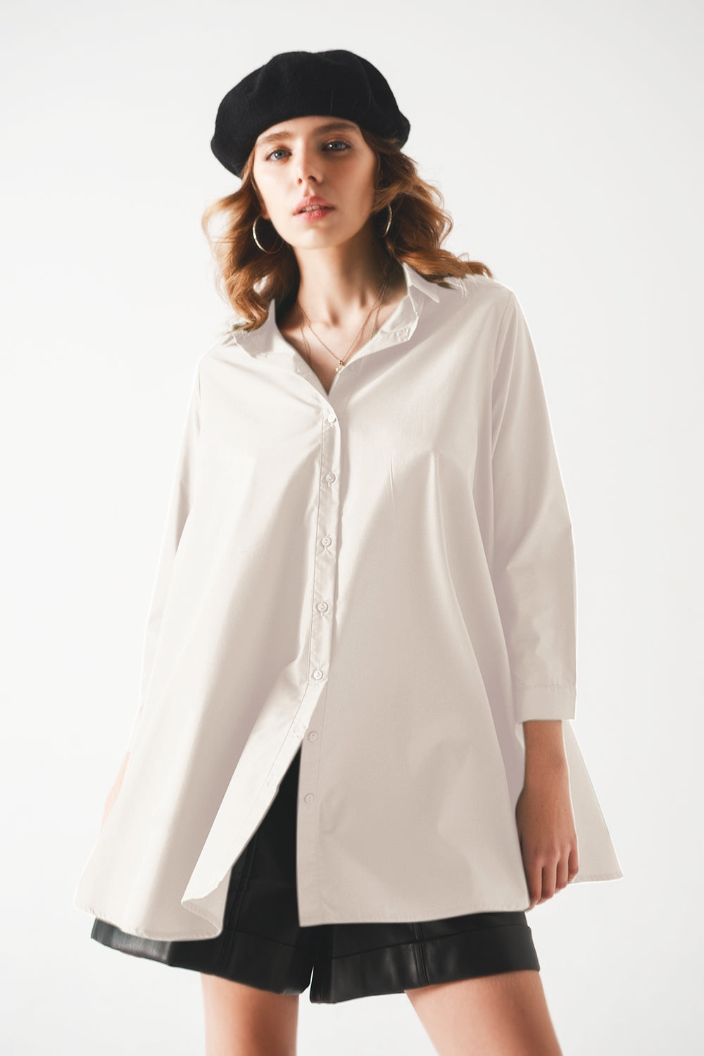 Q2 Camisa oversize de popelina en línea A en blanco