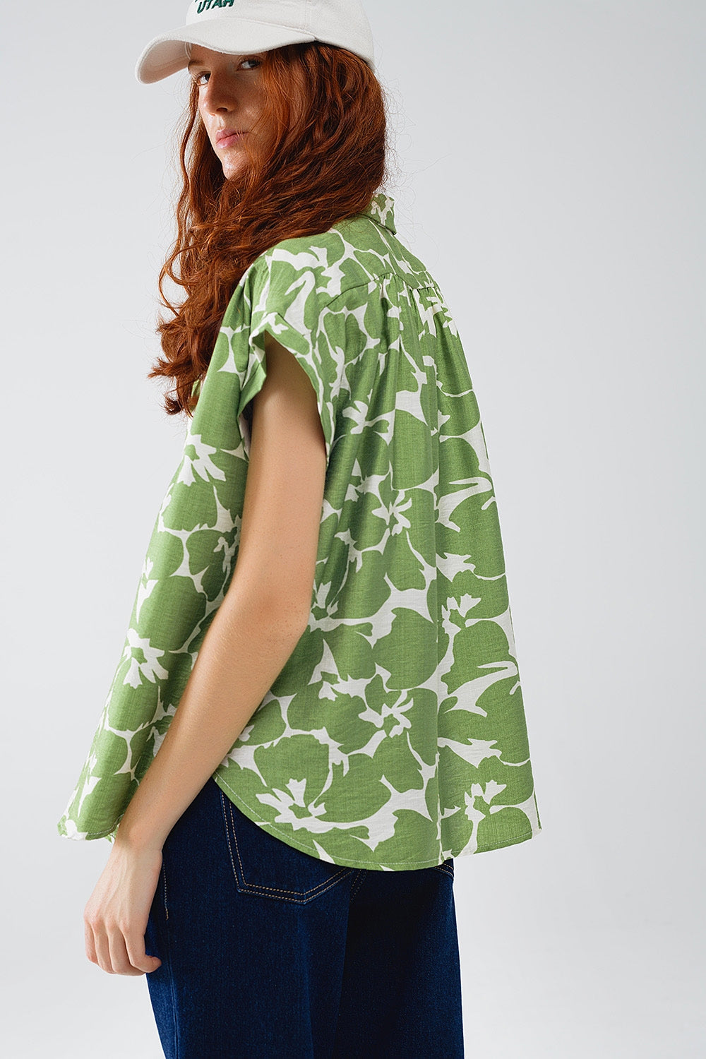 Camisa relajada con estampado floral en verde Q2