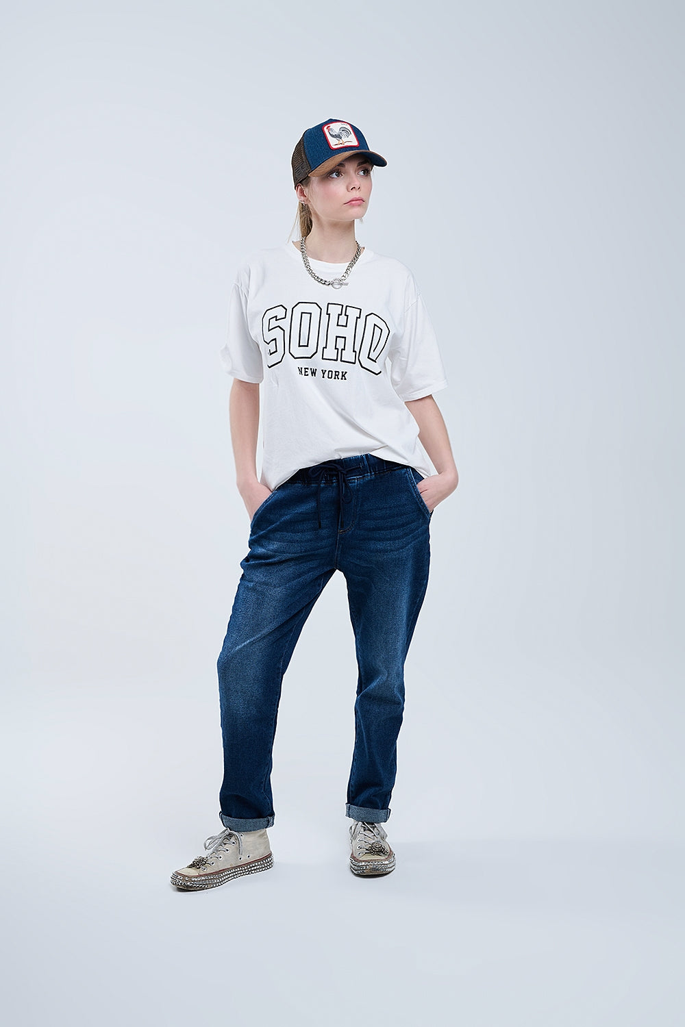 Camiseta blanca oversize con Soho New York en la parte delantera Q2
