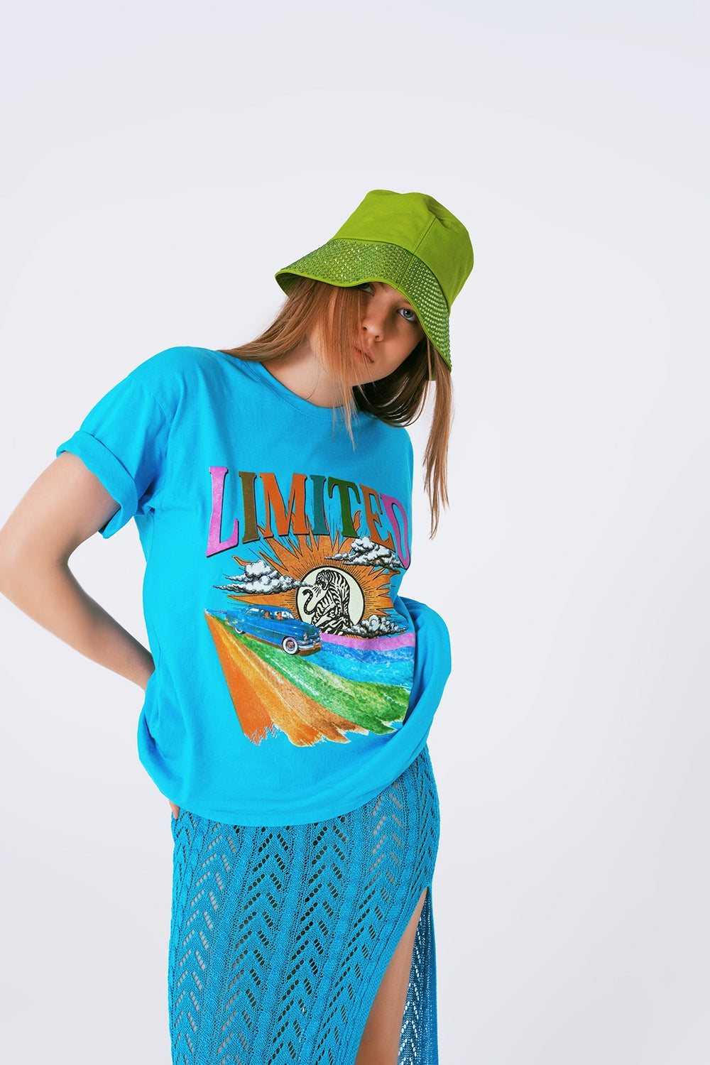 Camiseta con estampado gráfico limitaded en azul Q2