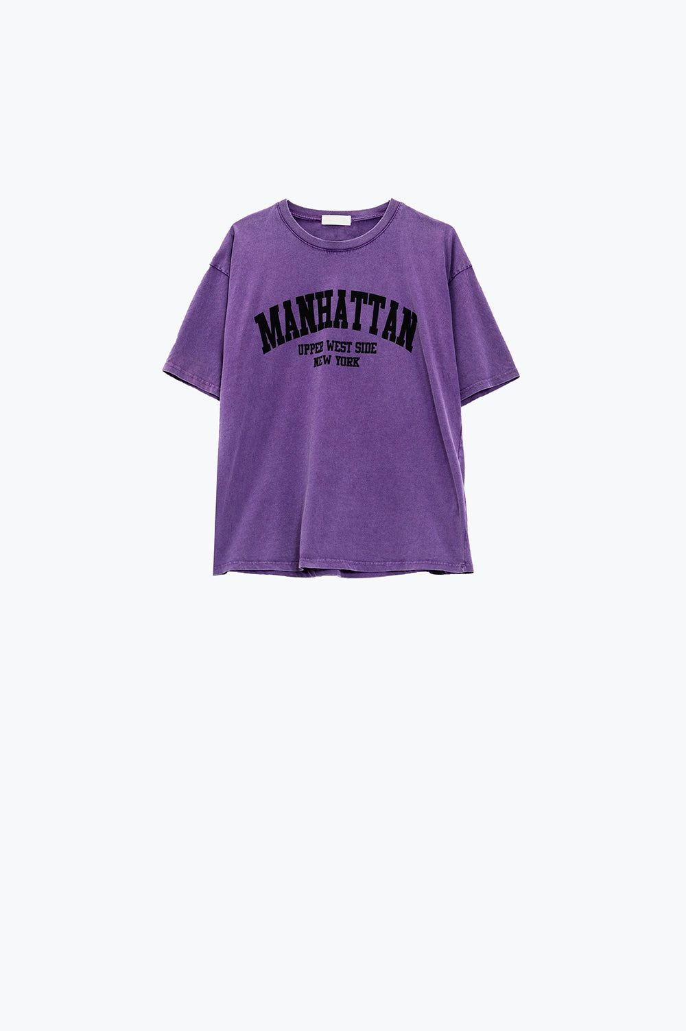 Camiseta morada con texto manhattan Q2