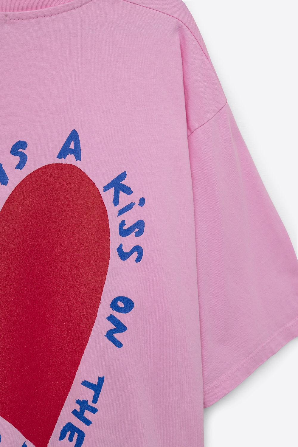 Camiseta Rosa Con Amor es un Beso en la Frente Q2