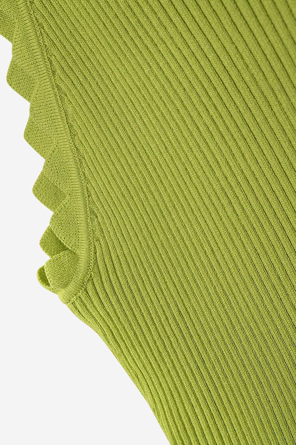 Camiseta sin mangas verde musgo claro con detalle de canalé en las axilas Q2