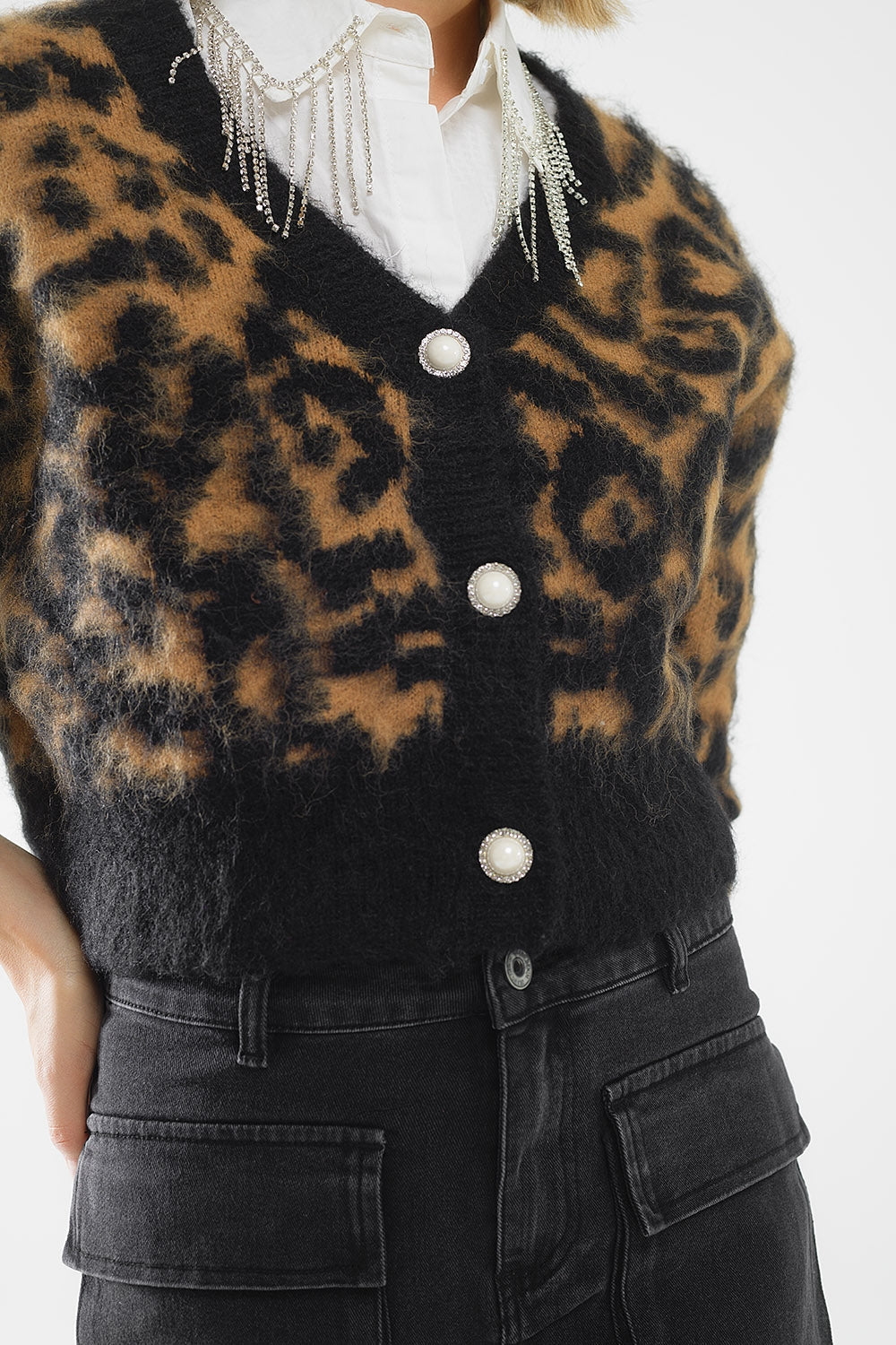 Cárdigan con estampado de leopardo confeccionado en tejido de punto con lana en color Camel Q2