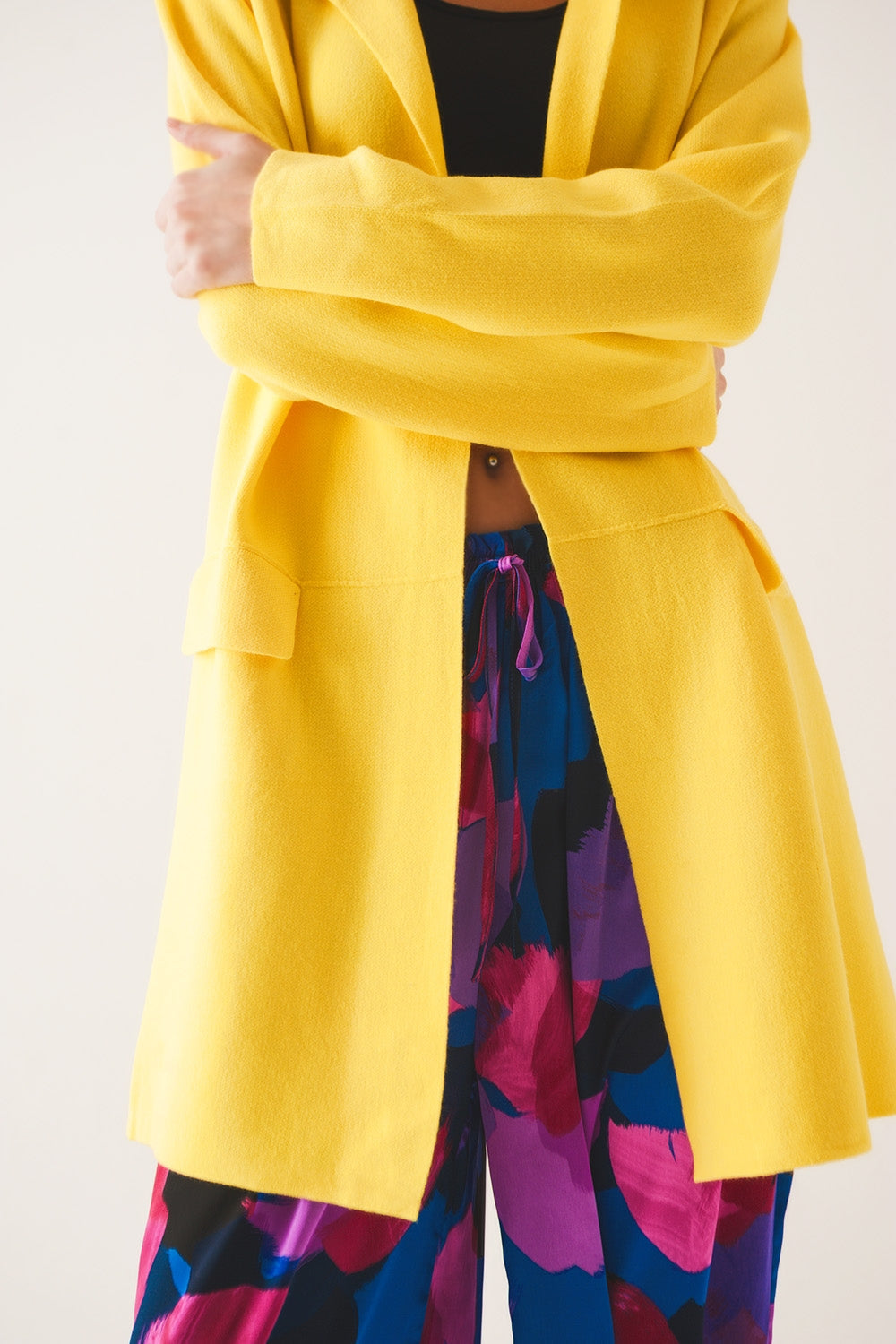 Cardigan extra grande en amarillo con solapas Q2