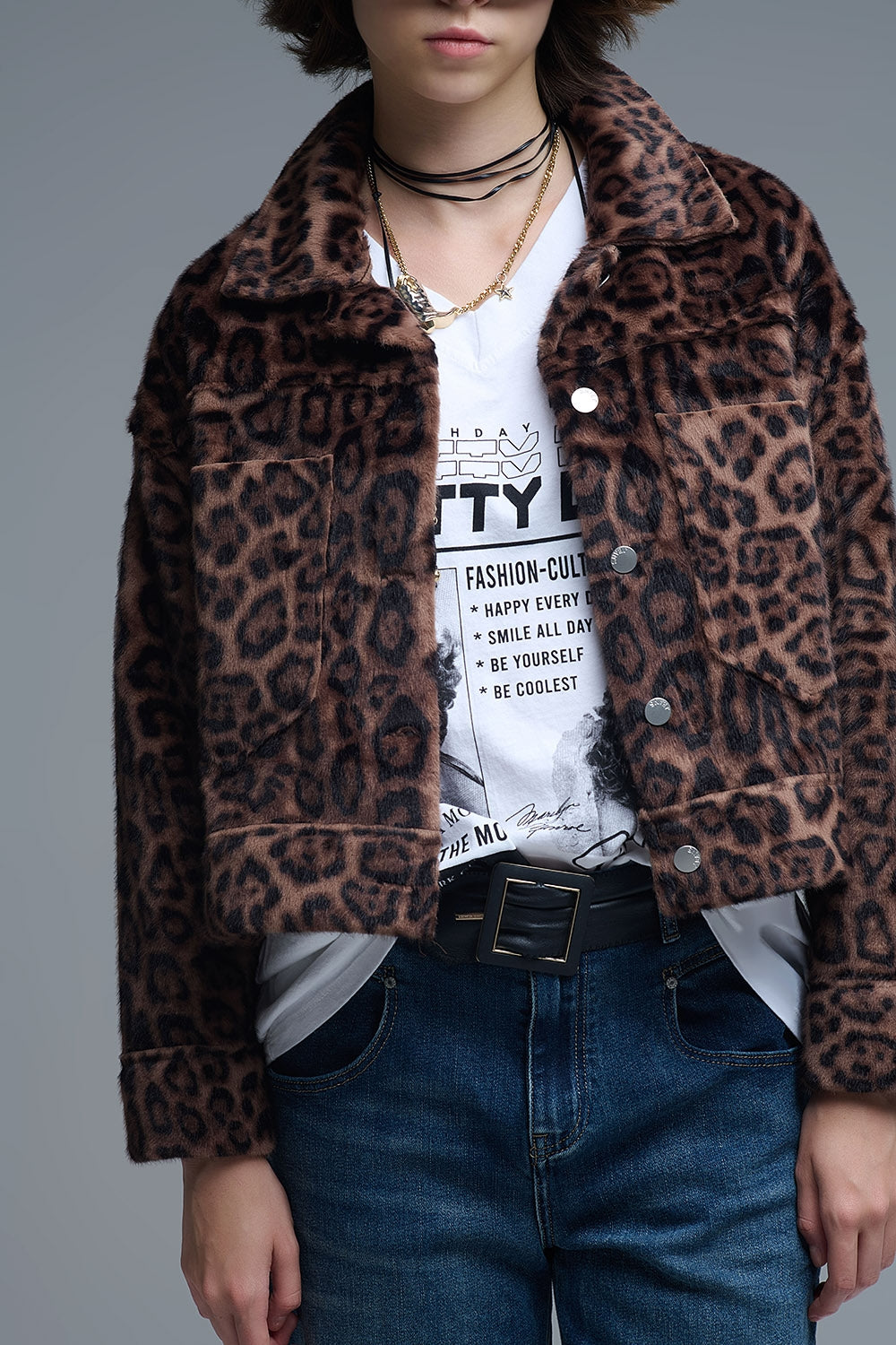 Chaqueta abotonada de felpa sintética con atrevido estampado de leopardo Q2