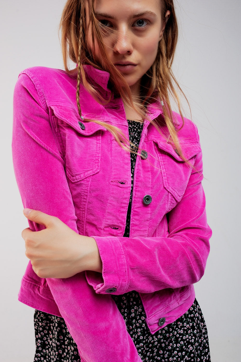 Chaqueta de pana de color fucsia Q2