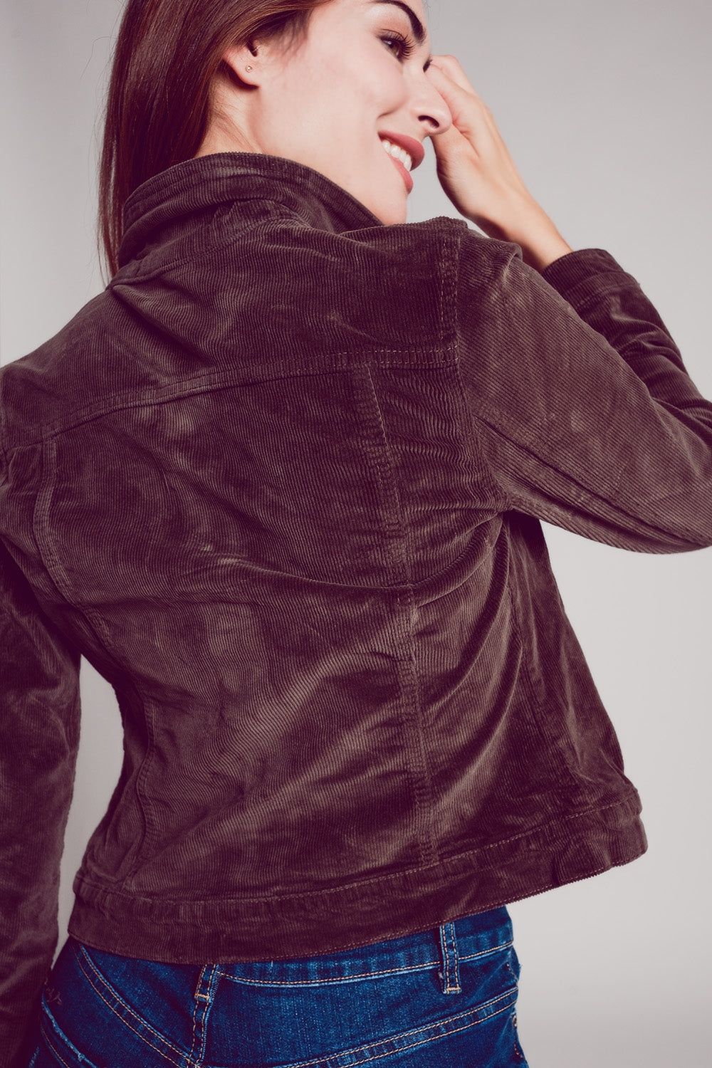 Chaqueta de pana de color marron Q2