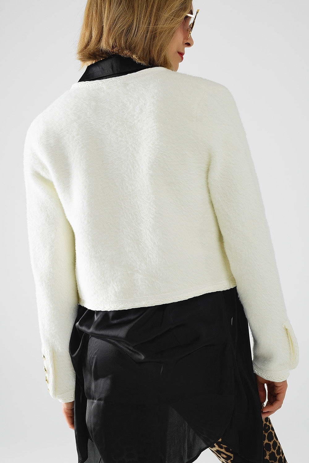 Chaqueta de punto de alta calidad extra suave y esponjosa en color crudo Q2