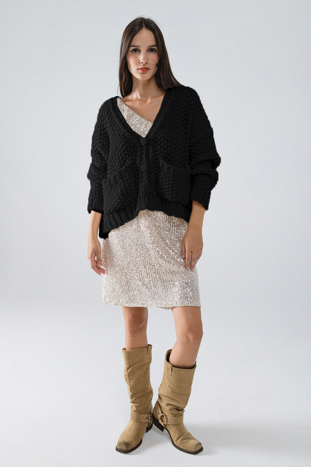 Chaqueta negra oversize de punto grueso con bolsillos Q2