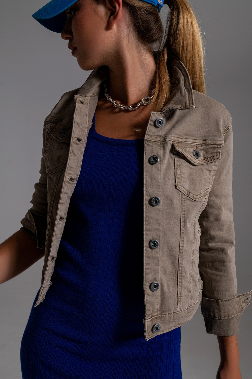 Chaqueta vaquera básica con bolsillos en Beige Q2
