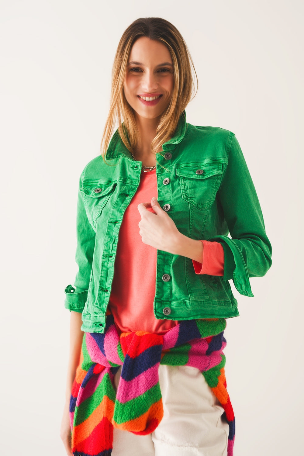 Chaqueta vaquera de corte slim en verde Q2