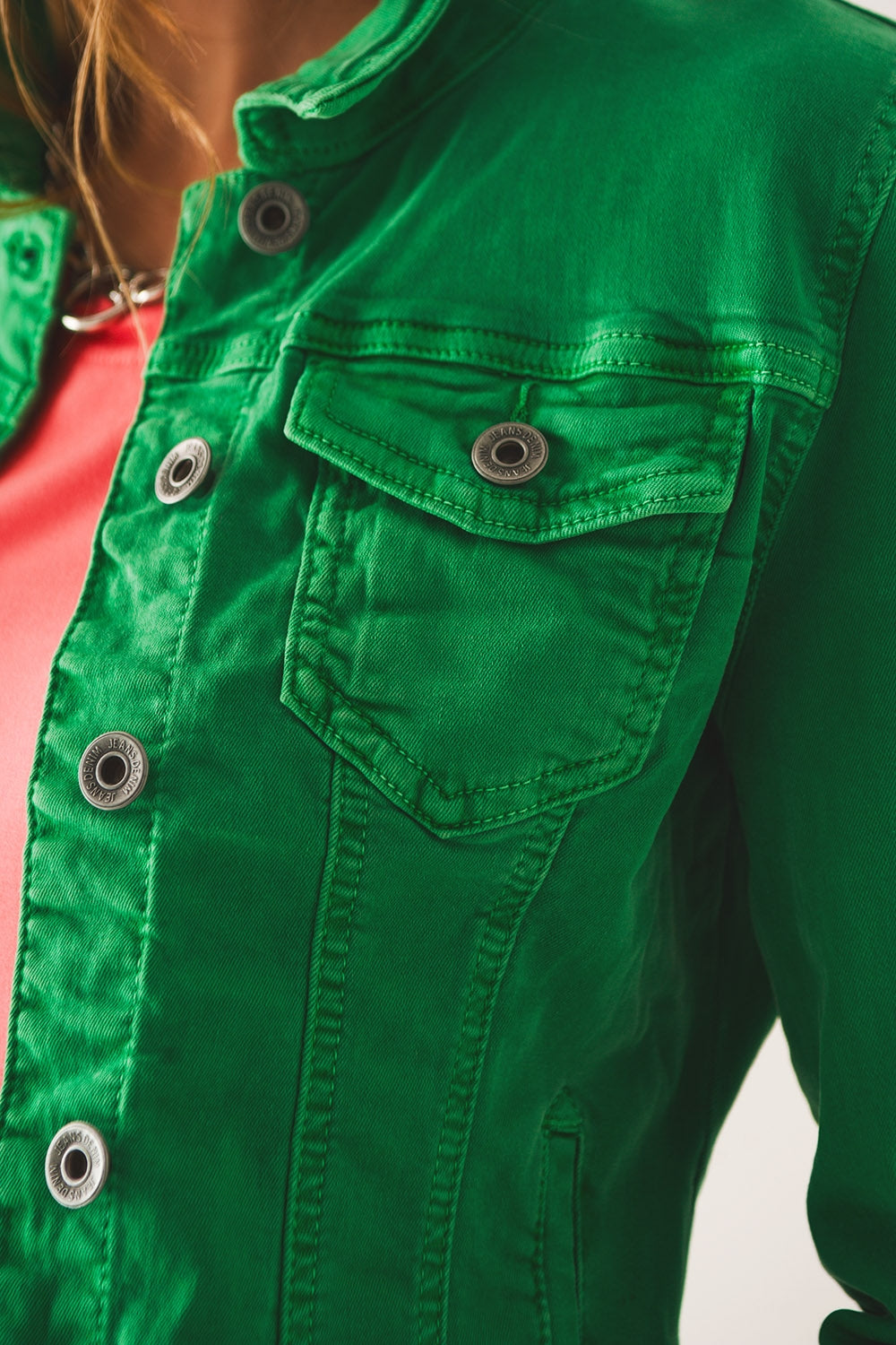 Chaqueta vaquera de corte slim en verde Q2