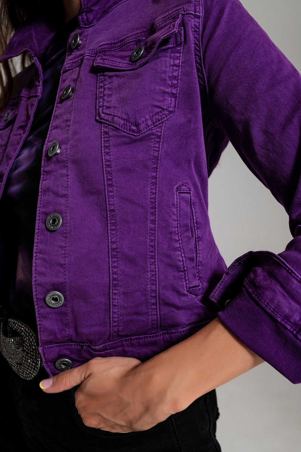 Chaqueta vaquera morado de corte slim Q2