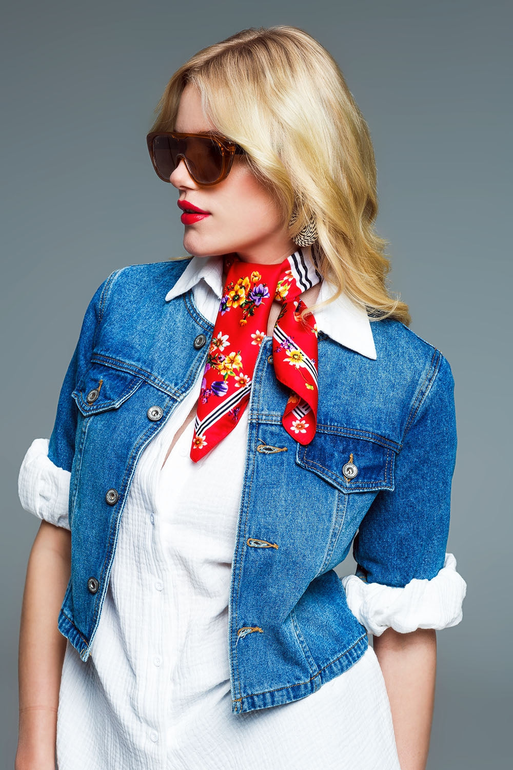 Chaqueta vaquera recortada CH Style en lavado medio Q2