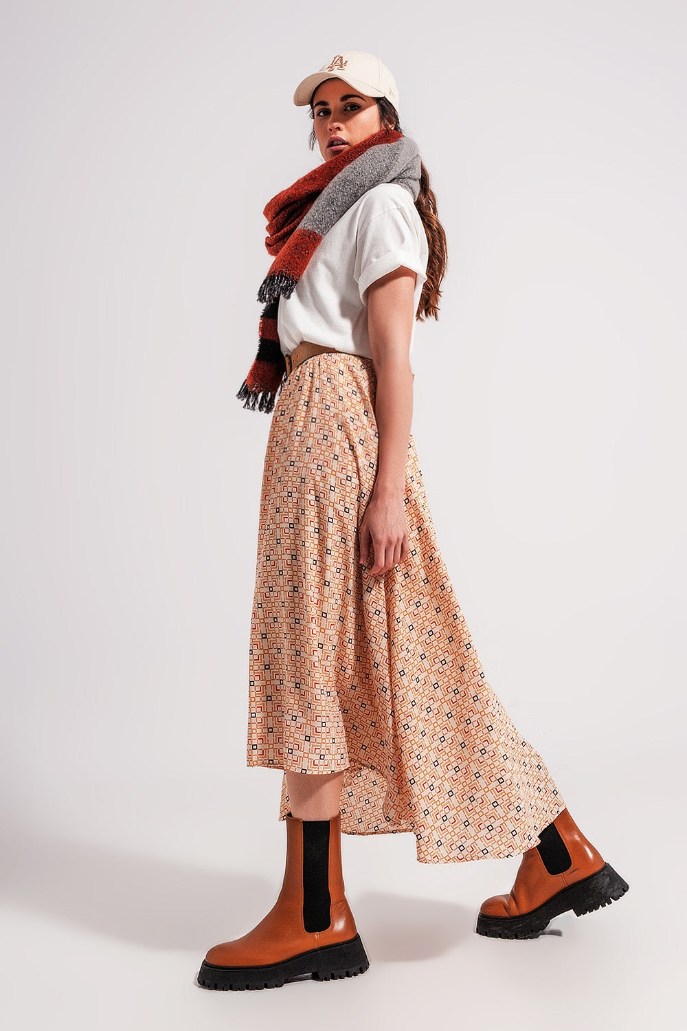 Falda midi con estampado geométrico estilo años 90 Q2