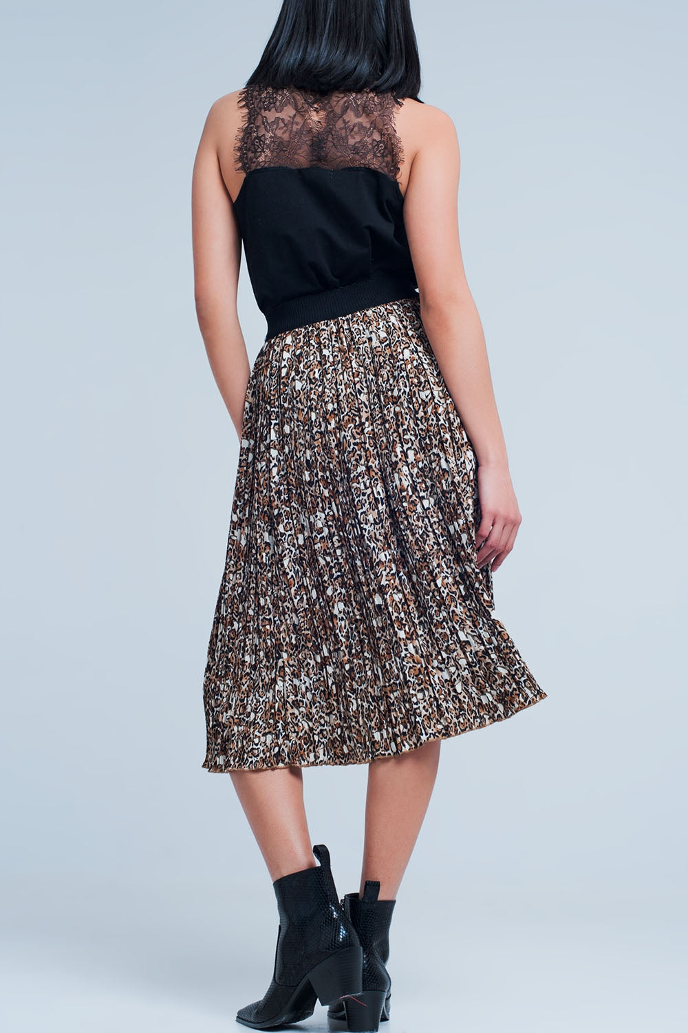 Falda midi plisada con diseño de leopardo Q2