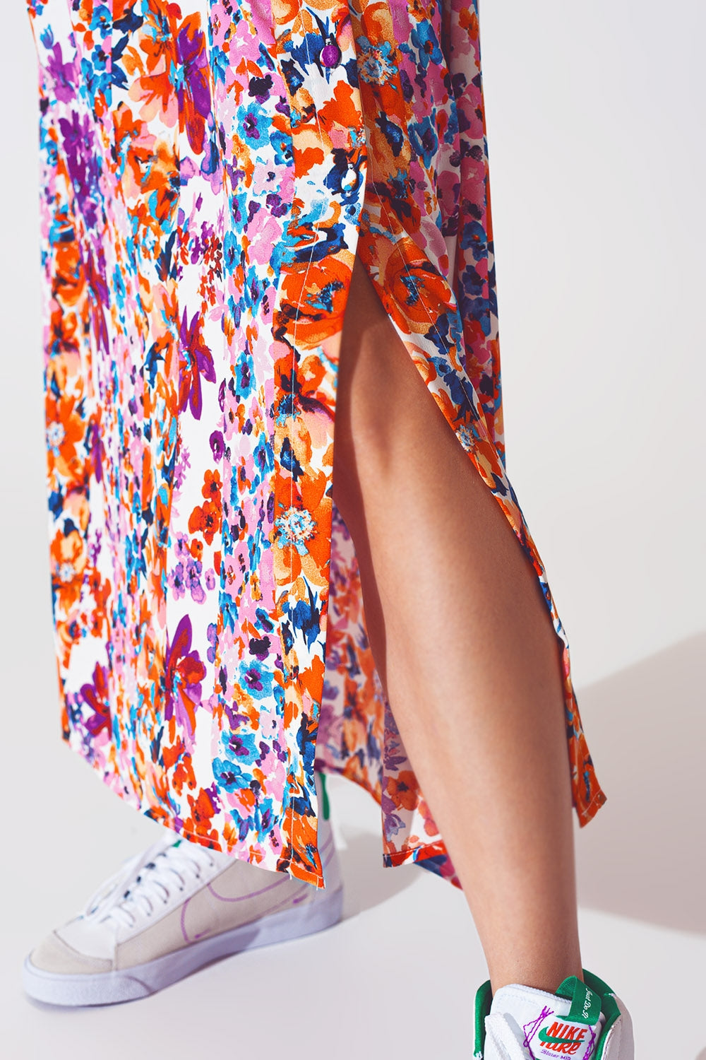 Falda midi plisada con estampado de flores Q2
