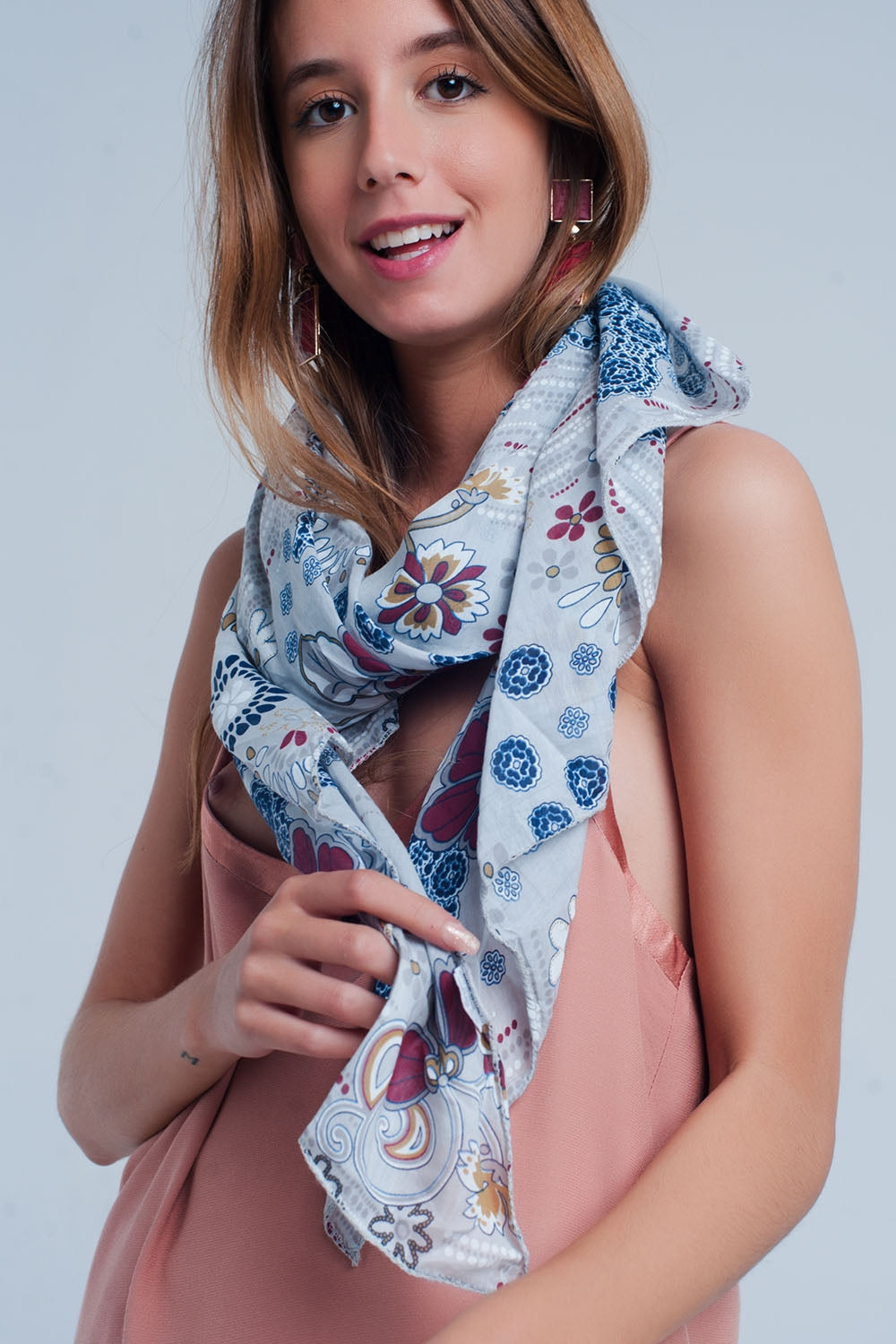 Fular con estampado floral Q2