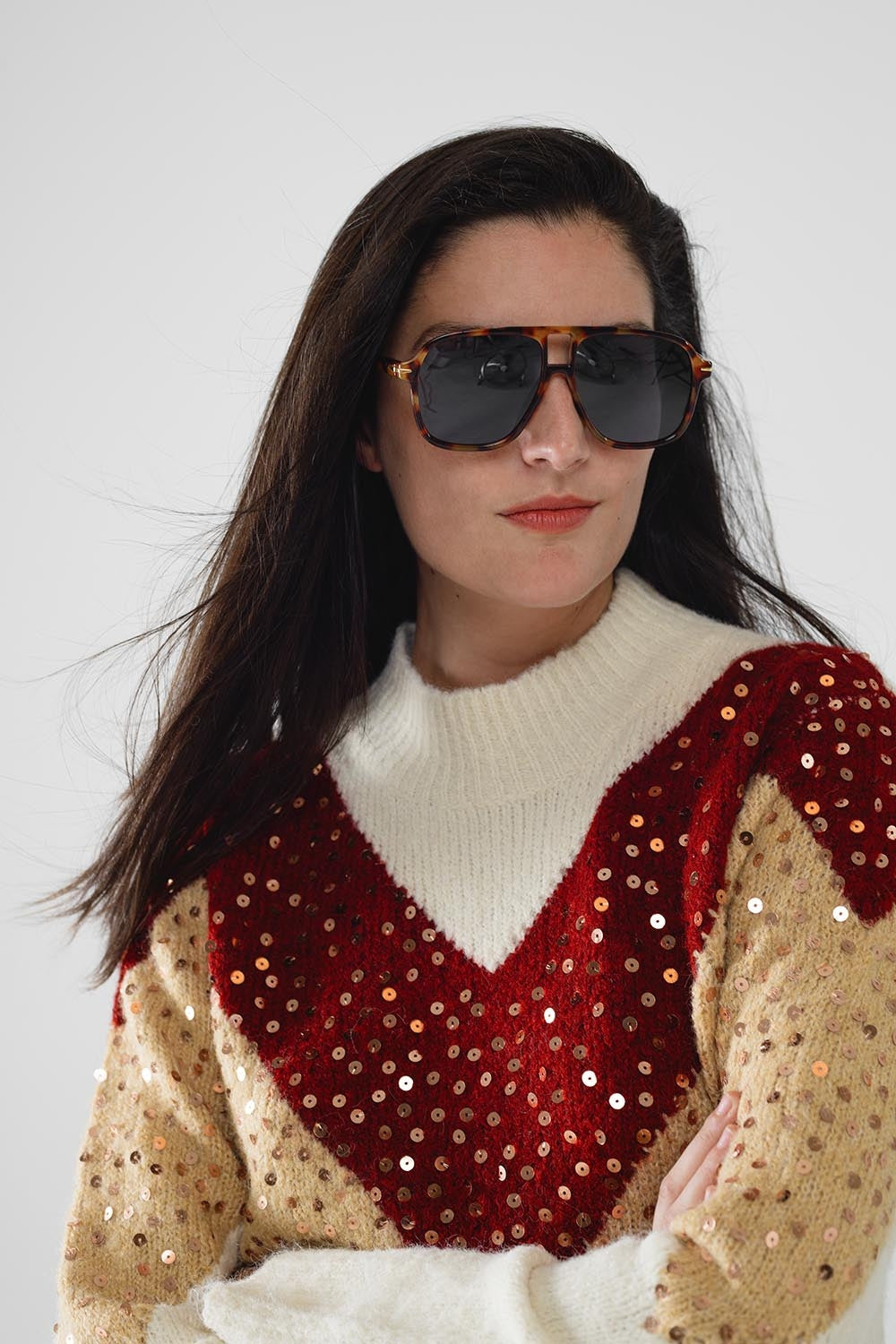 Gafas de aviador ovaladas con lentes ahumadas negras en carey Q2