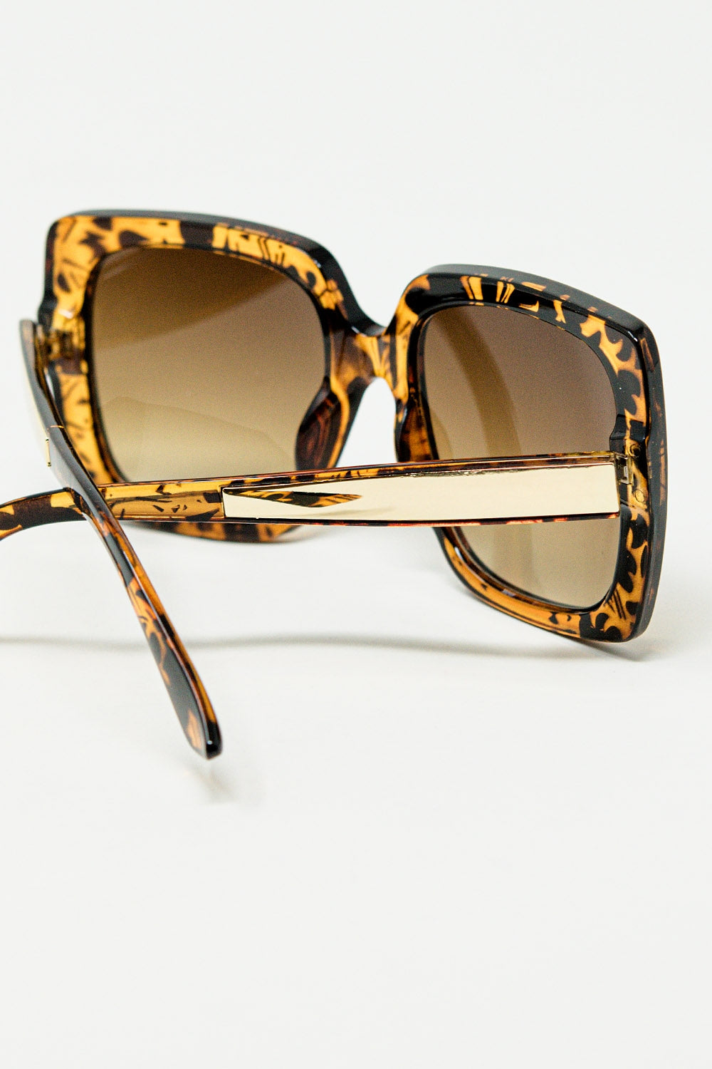 gafas de sol con montura cuadrada animal print Q2