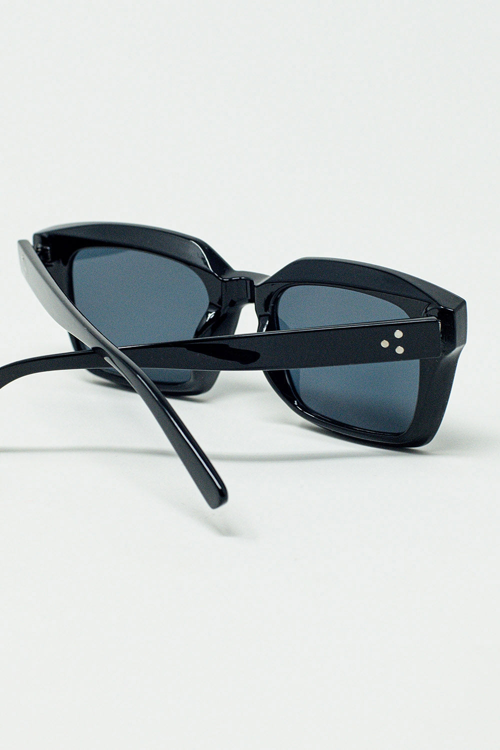Gafas de sol con montura cuadrada gruesa y estilo retro Q2