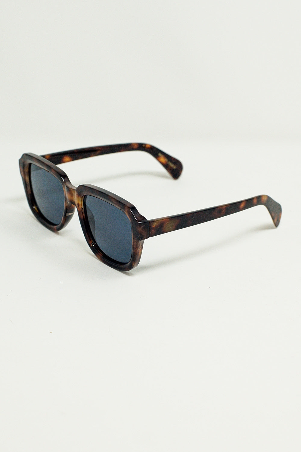 Gafas de sol cuadradas con montura de carey marrón oscuro Q2